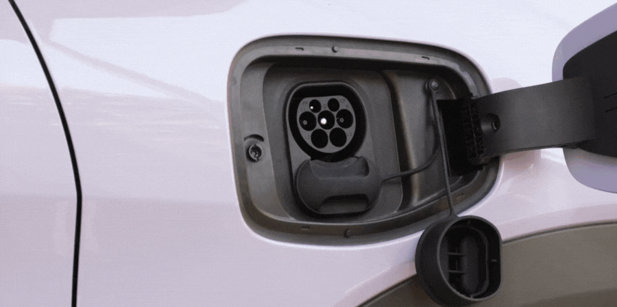 ¿Tienes un coche eléctrico y un cargador en tu garaje? Esto es lo que debes saber