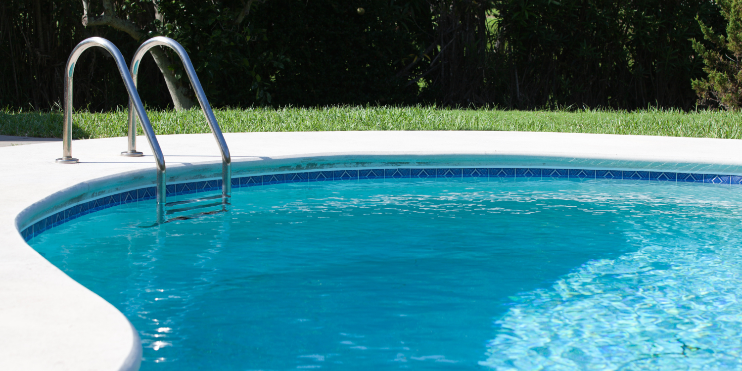 ¿Es legal grabar la piscina comunitaria con una cámara de seguridad? 