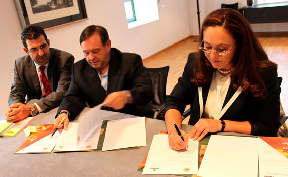 Firma del Plan Protege-T entre CAF Segovia y Prevent Security